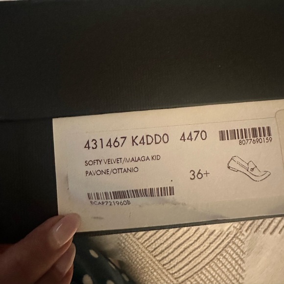 Authentic Gucci Loafers Green Velvet with box and dusting bag! - Picture 7 of 7
